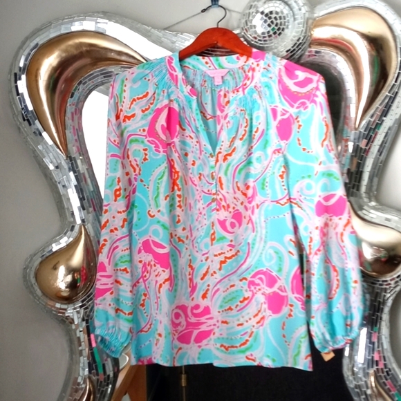๐ ๐Holy Grail๐ Lilly Pulitzer - Elsa Top - Picture 3 of 10